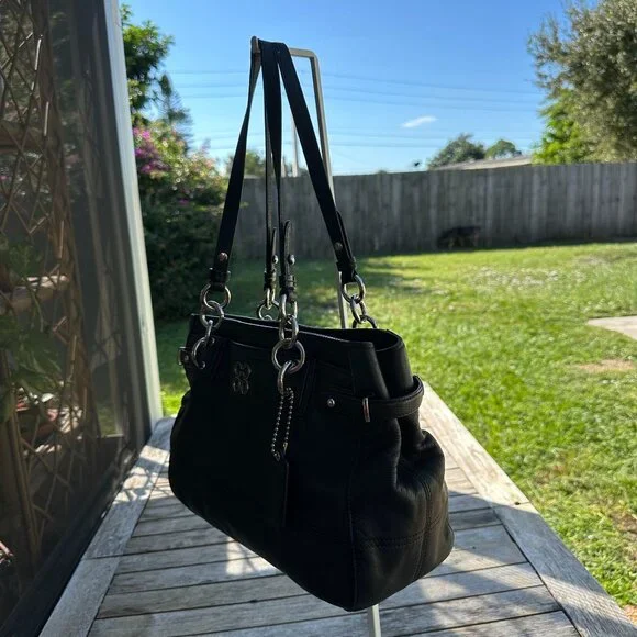COACH Colette Black Leather Carry All Shoulder Bag J1020-16460